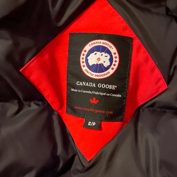 Red Canada Goose Chilliwack Bomber - Picture 6 of 10